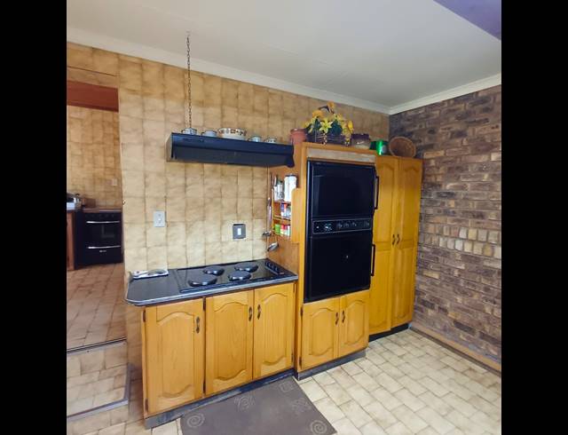 6 BEDROOM HOUSE FOR SALE IN MEYERTON SOUTH
